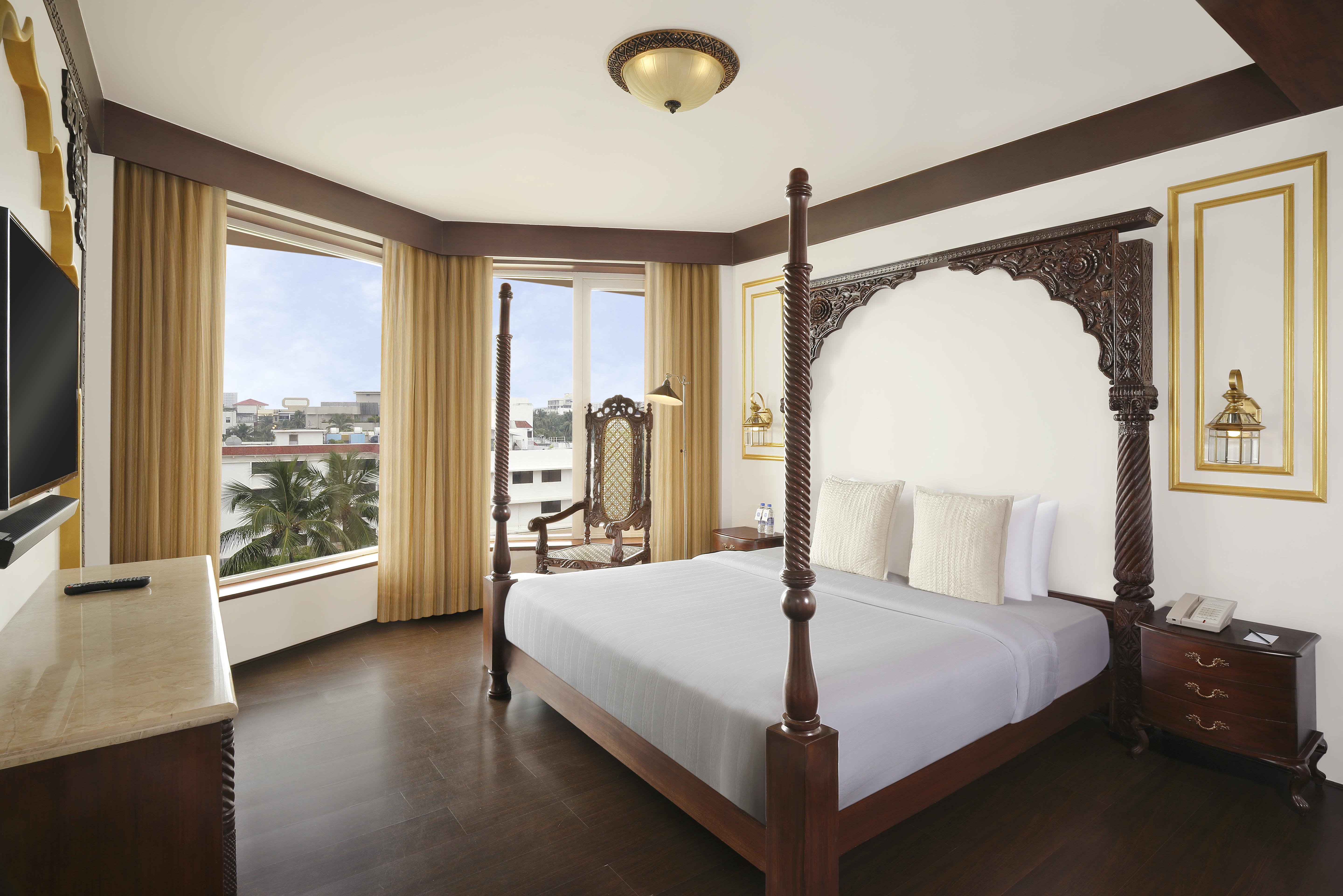 Novotel Mumbai Juhu Beach Bagian luar foto A bedroom at the hotel