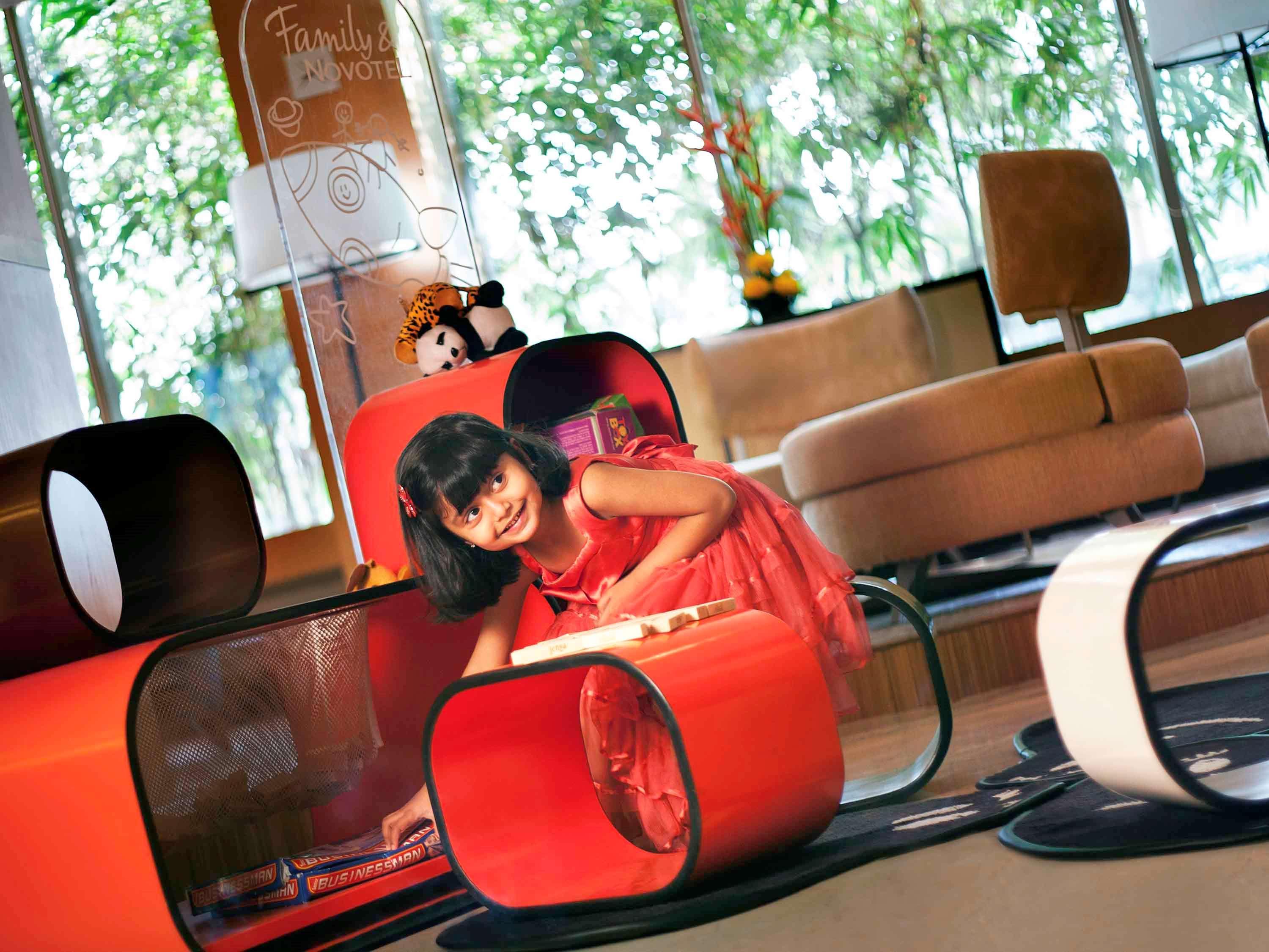 Novotel Mumbai Juhu Beach Bagian luar foto The lobby of the hotel