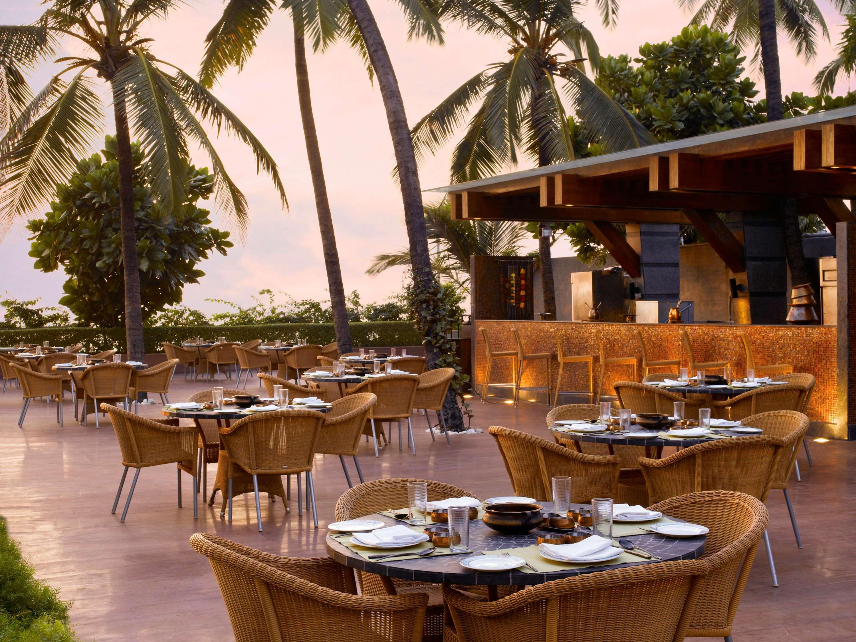 Novotel Mumbai Juhu Beach Bagian luar foto The Park, Hyderabad